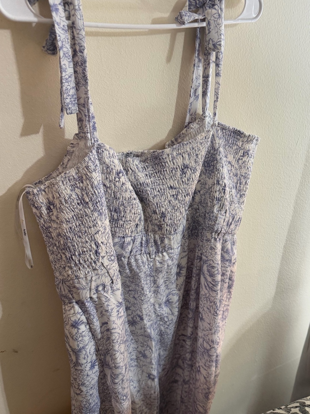 NWOT ARULA Size B 18/20 Blue Floral Smocked Tie-Strap Jumpsuit